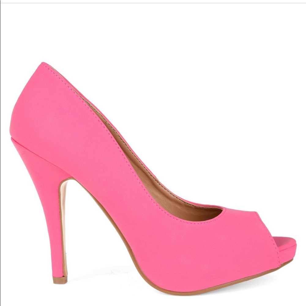 Journee Collection Women’s Lois Platform Pumps😍